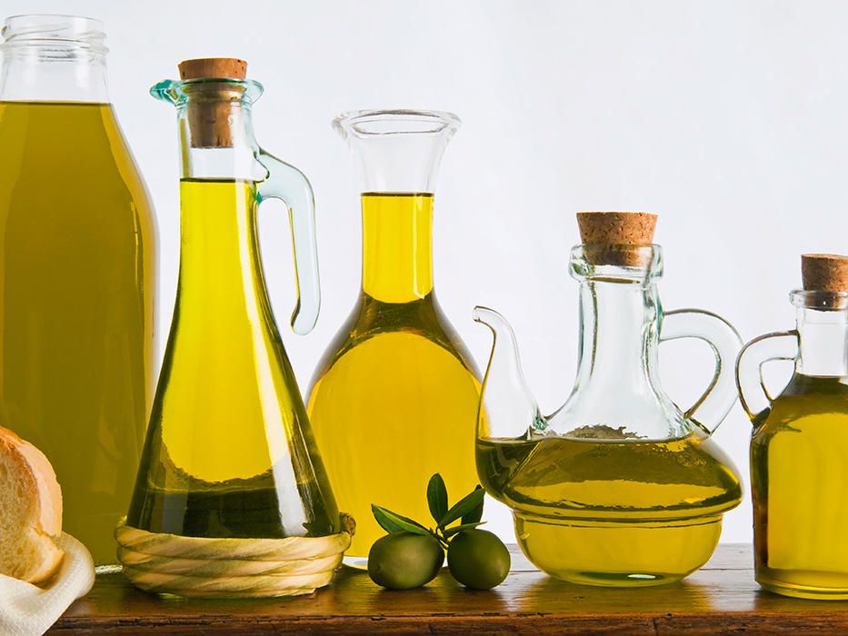Extra Virgin Olive Oil vs. Olive Oil: Which is Healthier?