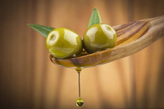 Olive Oil Nutrition Facts and Health Benefits